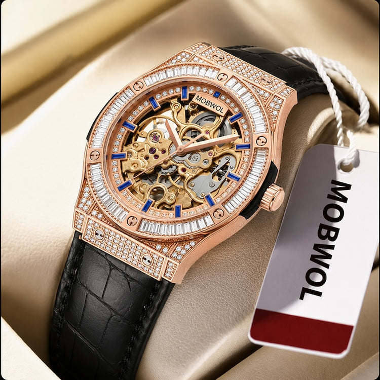 Relógio automático rosé com mostrador esqueleto e pulseira de couro preta