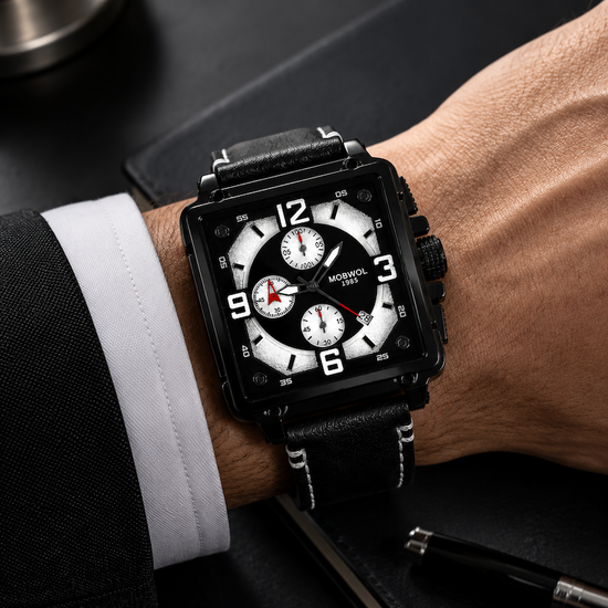 Relógio Cronos com mostrador preto e pulseira de couro preta, detalhes branco