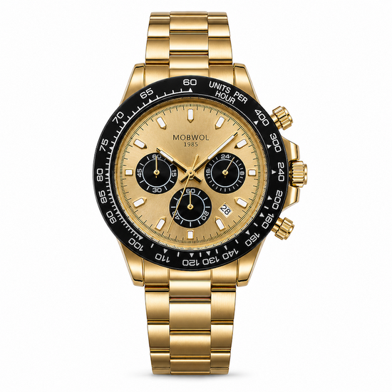 Relógio dourado com pulseira metálica, mostrador dourado com três submostradores