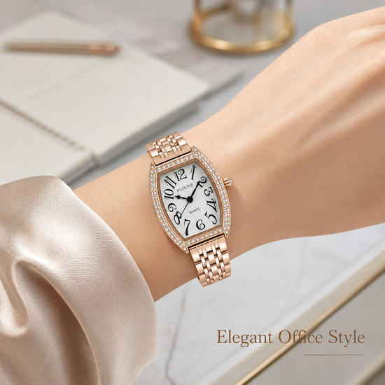 Relógio de pulso dourado rosé retangular com strass e mostrador branco