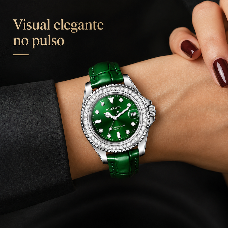 Relógio RUIXINE verde com pulseira de couro e mostrador analógico, no pulso