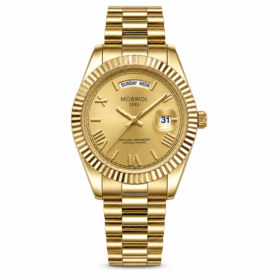Relógio de pulso dourado com mostrador dourado e pulseira metálica