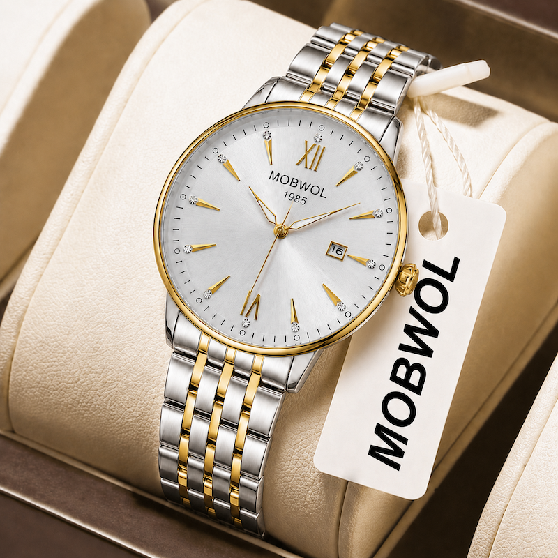 Relógio MOWBOW com pulseira bicolor e mostrador branco, sobre caixa e etiqueta.