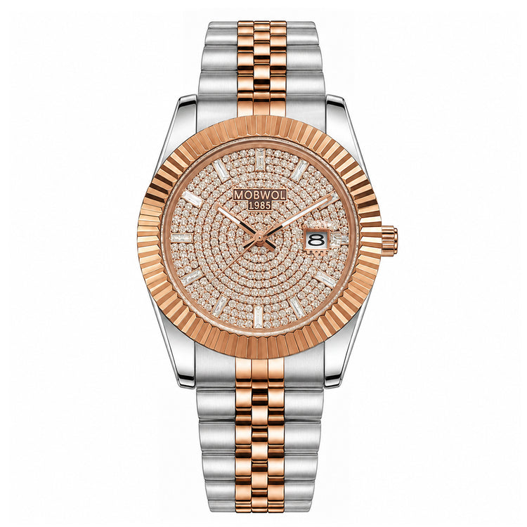 Relógio Brilhante com mostrador cravejado, pulseira prateada e detalhes rosé-dourado