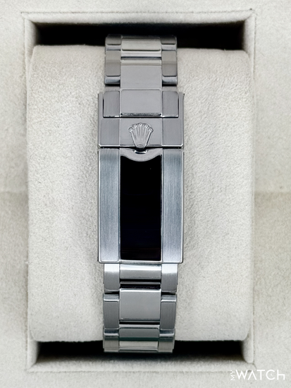 Relógio Rolex com fecho da pulseira e visor preto, caixa de aço na base