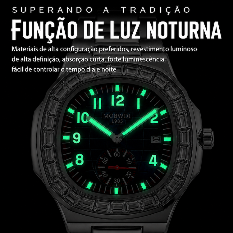 Relógio com mostrador preto e ponteiros luminescentes verdes