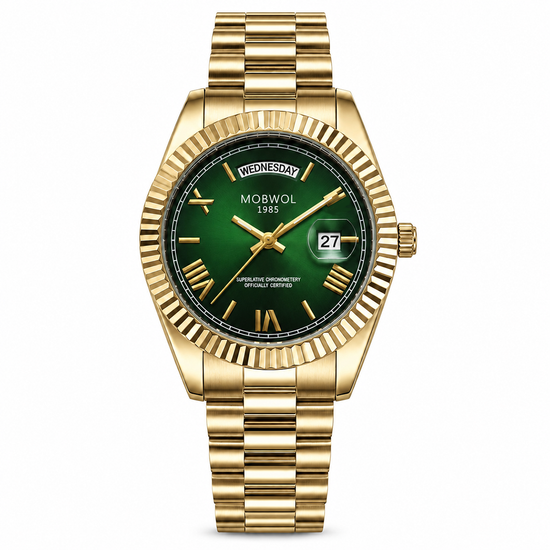 Relógio de pulso dourado com mostrador verde e pulseira metálica