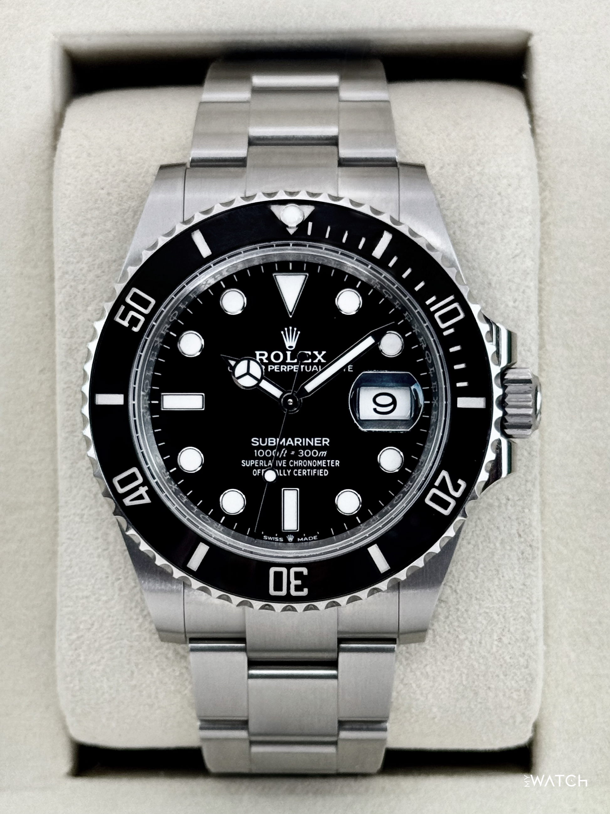 Relógio Rolex Submariner Date automático com mostrador preto, lente de data e pulseira de aço