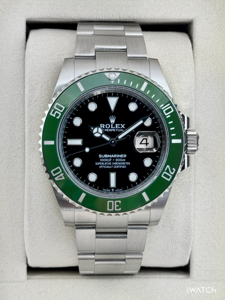 Relógio Rolex Submariner com mostrador preto e bisel verde, pulseira de aço