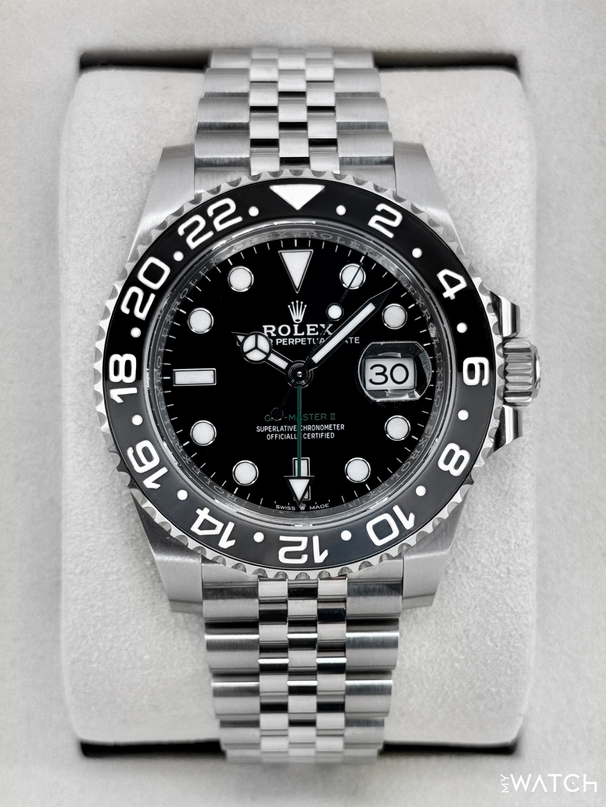 Relógio Rolex automático, mostrador preto e pulseira de aço com bezel bicolor azul