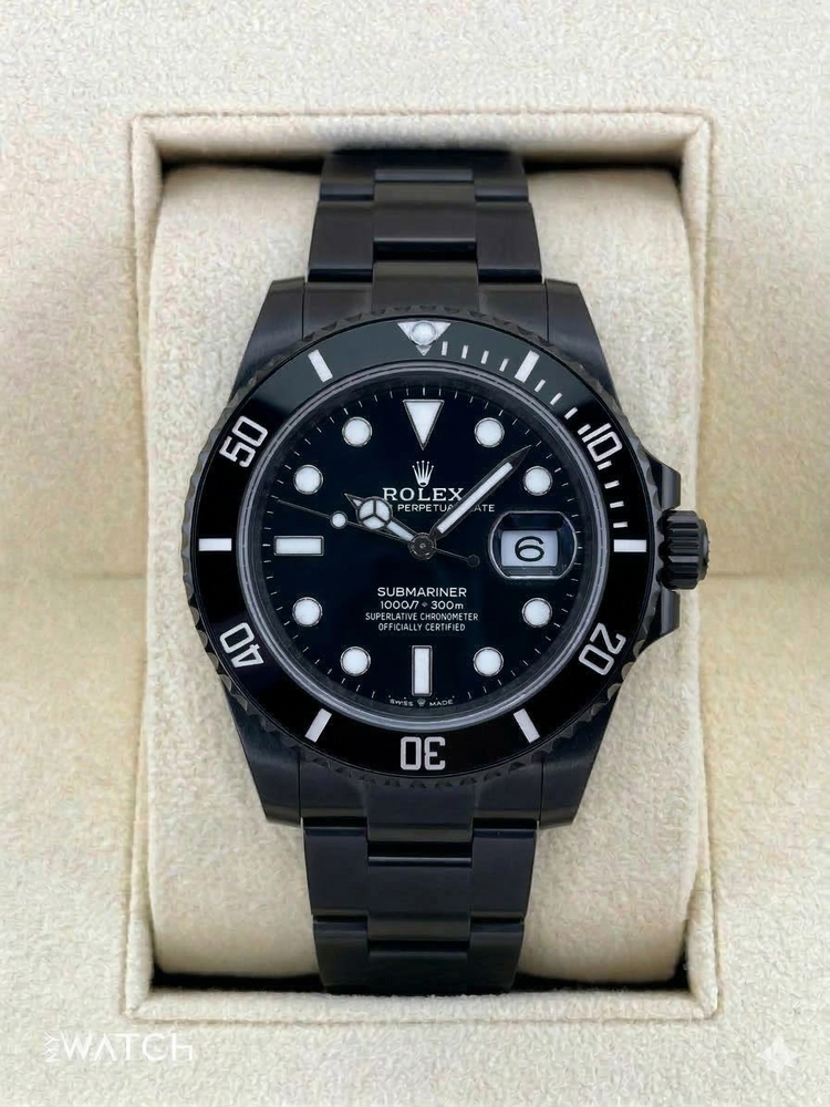Relógio Submariner Date preto automático com mostrador escuro e pulseira metálica preta