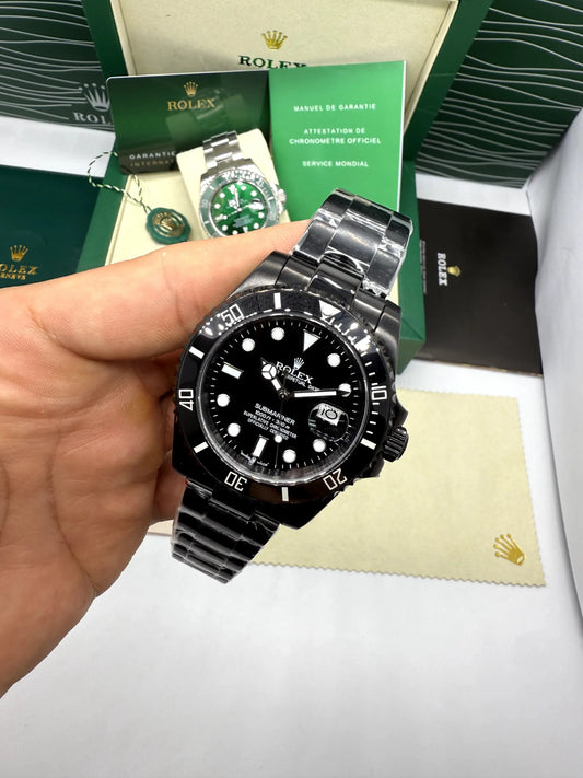 Relógio Submariner Date preto automático com mostrador escuro e pulseira de aço