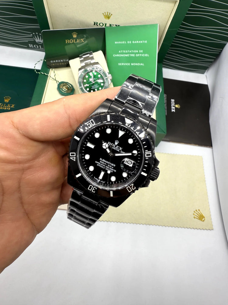 Relógio Submariner Date preto automático com mostrador escuro e pulseira de aço