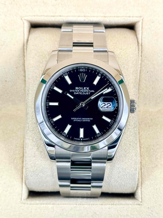 Relógio Rolex Datejust com mostrador preto e pulseira de aço