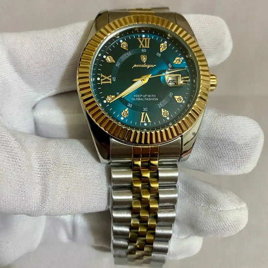 Relógio de pulso com mostrador azul e pulseira bicolor em elos