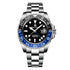 Relógio automático com mostrador preto, aro azul GMT e pulseira de aço