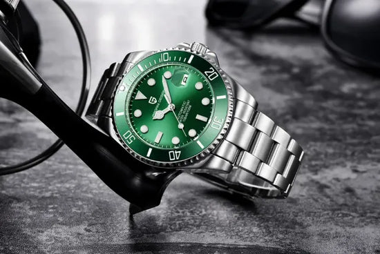 Relógio automático verde com pulseira de aço e mostrador verde