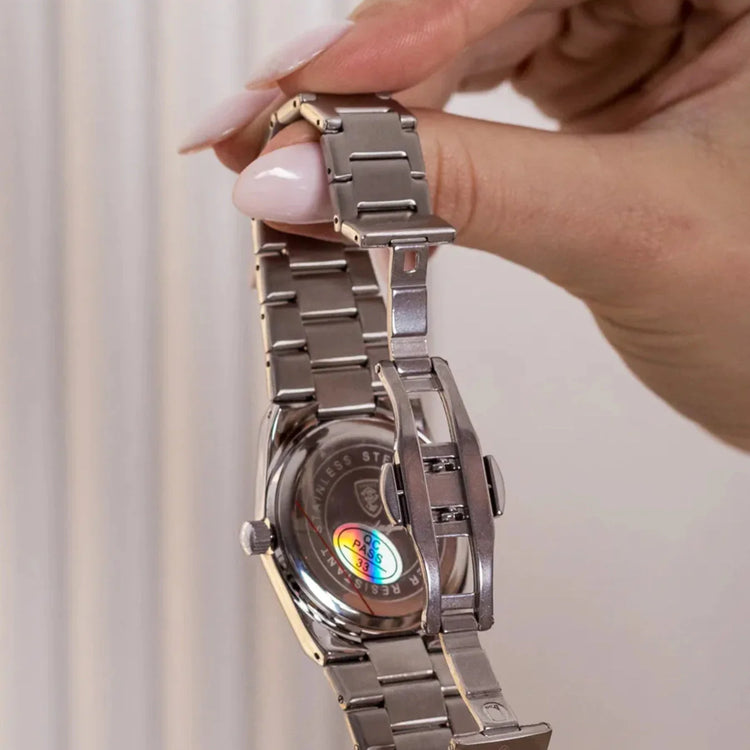 Relógio Oak Timber 41 mm com pulseira metálica prateada e mostrador circular