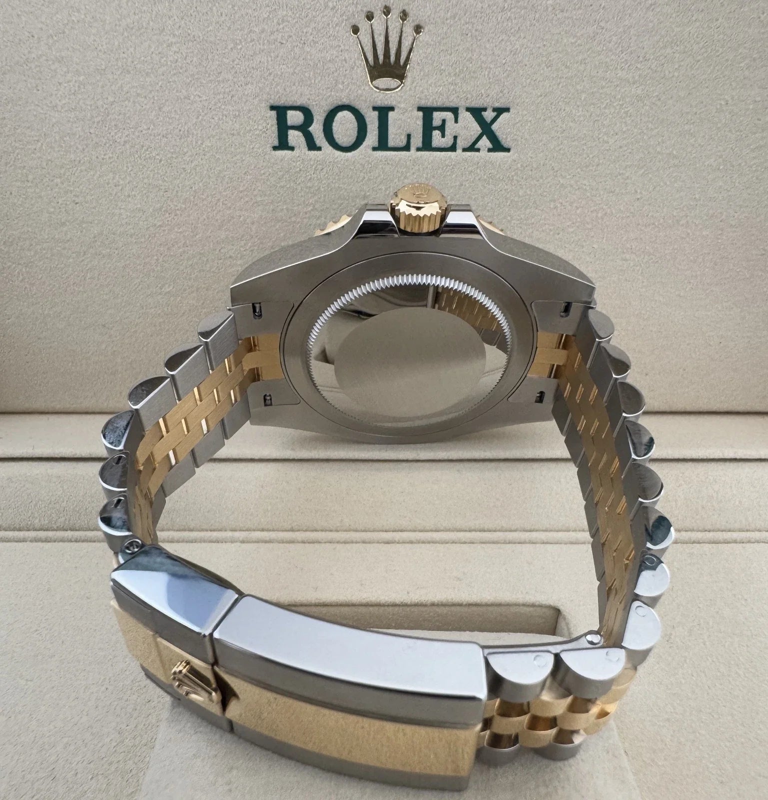 Bracelete do relógio Rolex bicolor, com fecho e elos em aço e dourado