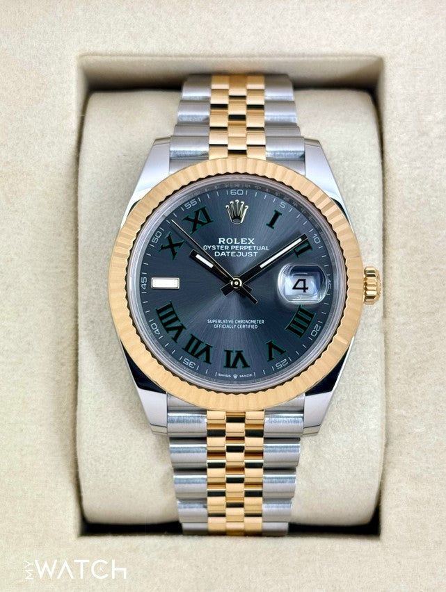 Relógio Rolex Datejust 41mm com pulseira bicolor aço e ouro, mostrador azul e janela de data